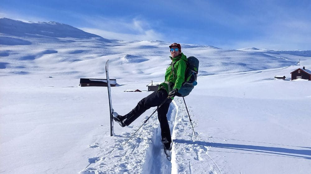 © Matthieu Offredi Skieur Quittant Le Refuge De Iungsdalshytta Bjordalsbu Norvege C Mathieu Offredi - Norvège
