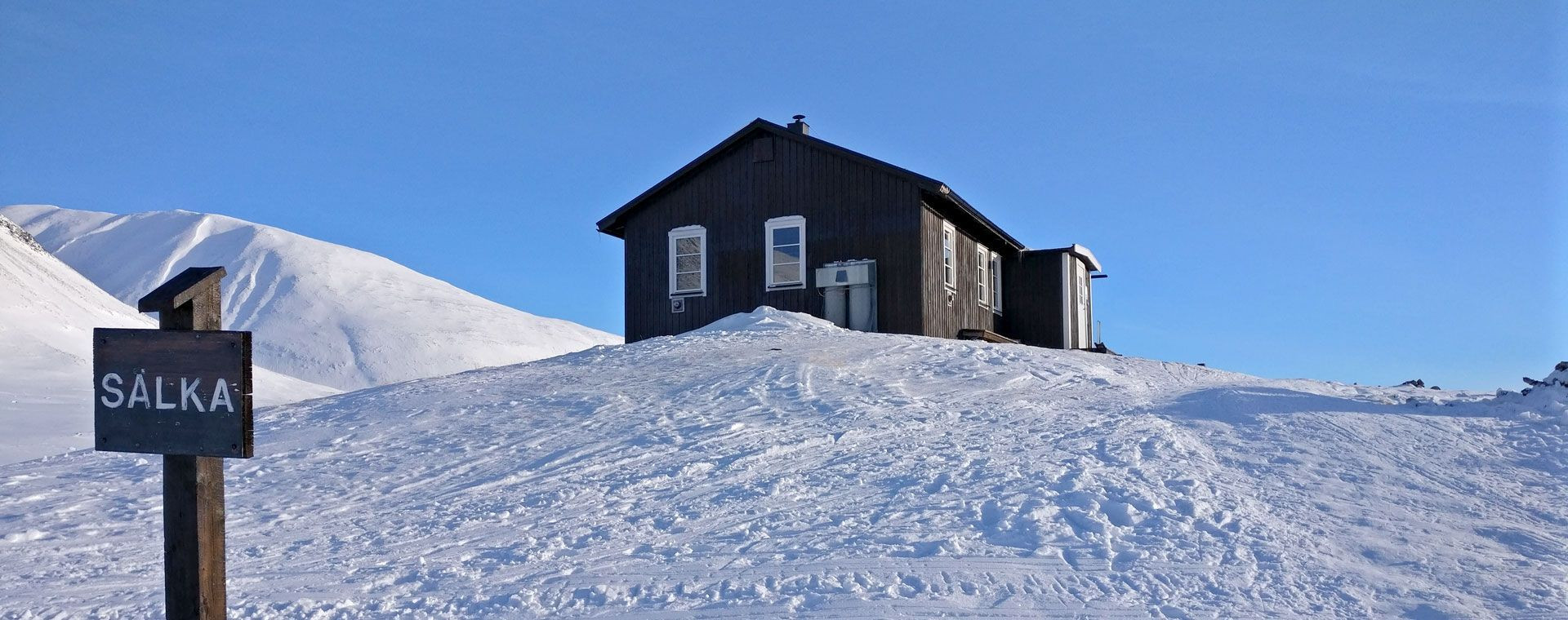 Refuge de Salka enneigé sur la piste royale - Laponie - Suède