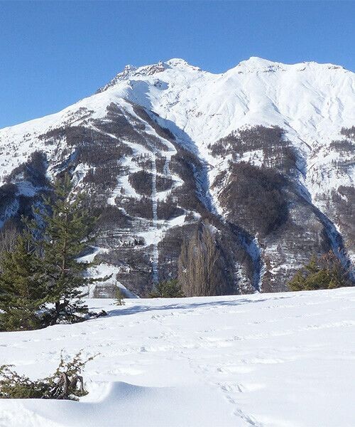 © Michel Boissier Montagne enneigée en hiver - Alpes - France
