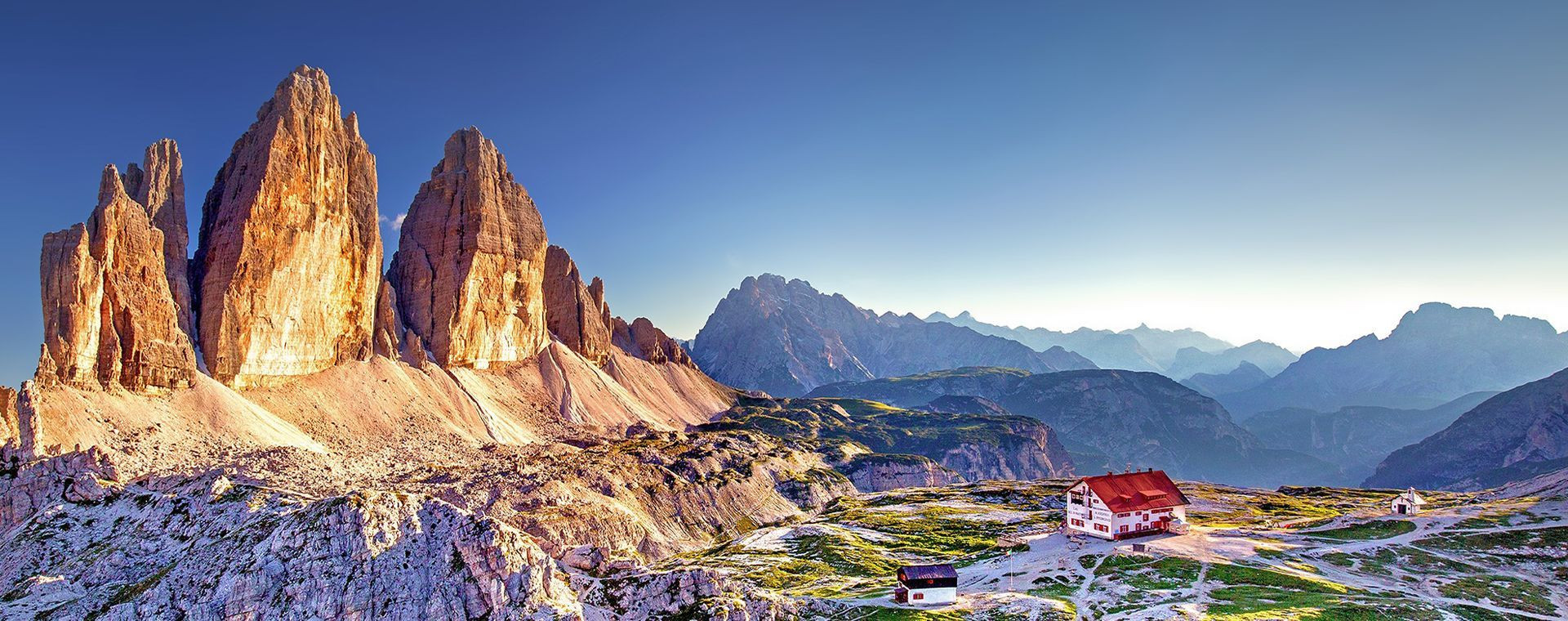 Tre Cime di Lavaredo et refuge - Dolomites - Tyrol du Sud - Italie