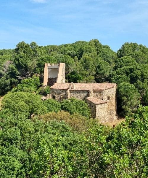 Chapelle-ermitage en pierre dans le maquis - Costa Brava - Espagne
