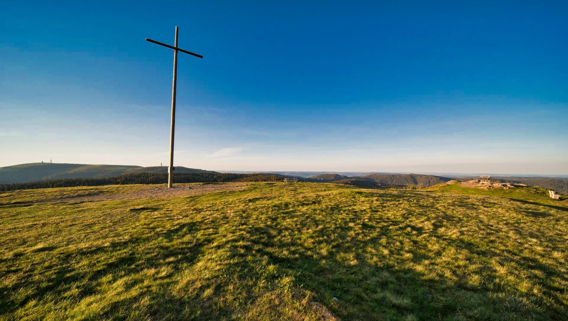 © Adobe Stock Croix sommitale du Herzogenhorn - Forêt-Noire - Allemagne