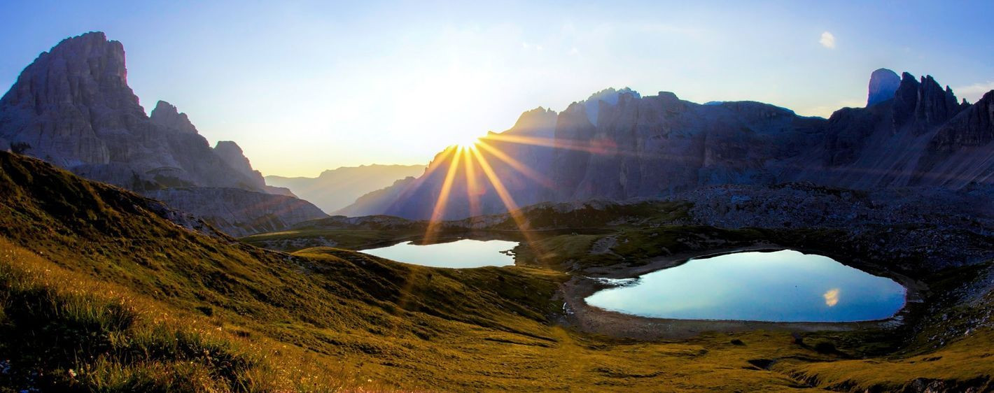 Lever de soleil sur les Lacs des Piani - Dolomites - Italie