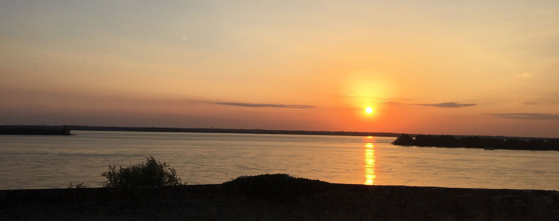 Coucher de soleil sur l'estuaire de la Gironde - Blaye - France