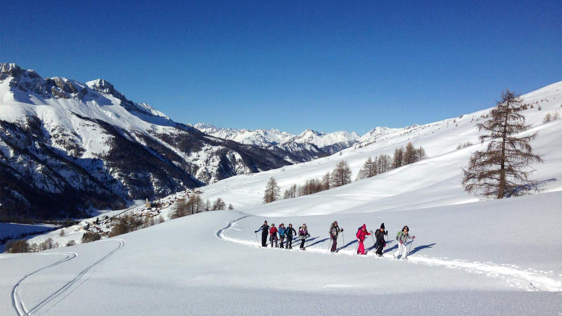 Randonnée en raquettes dans la neige - Saint-Véran - Queyras - Alpes - France
