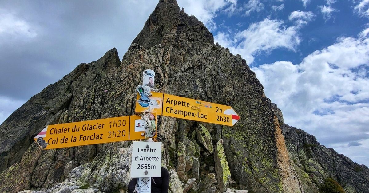 Panneau de sentier à la Fenêtre d'Arpette - Valais - Suisse