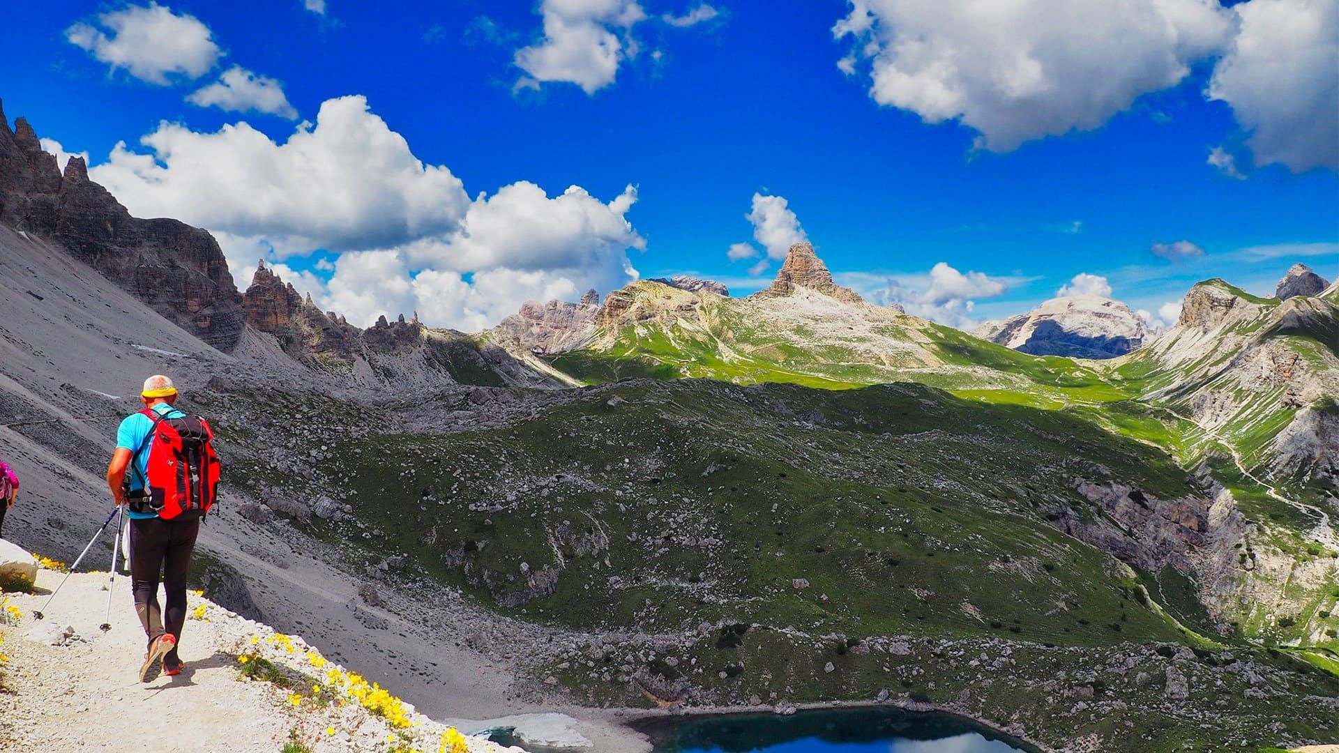 © Thomas Praire Randonneur sur le tour des Tre Cime di Lavaredo - Dolomites - Italie