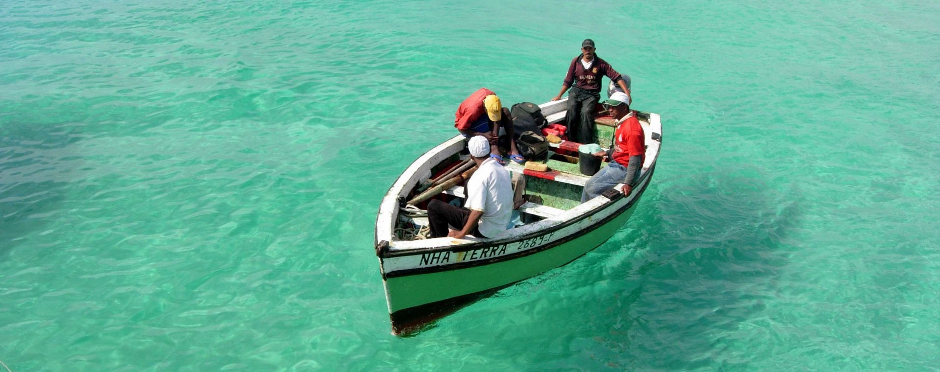 Pêcheurs traditionnels en barque - Cap-Vert
