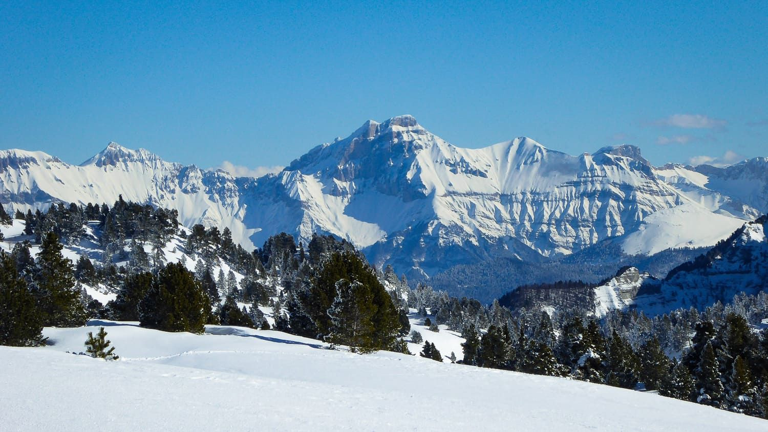 Massif enneigé du Vercors en hiver - Vercors - France
