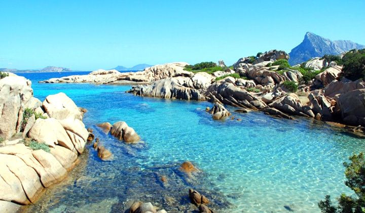 Crique aux eaux turquoise de la Costa Smeralda - Sardaigne - Italie
