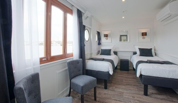 Twin suite on the Magnifique II