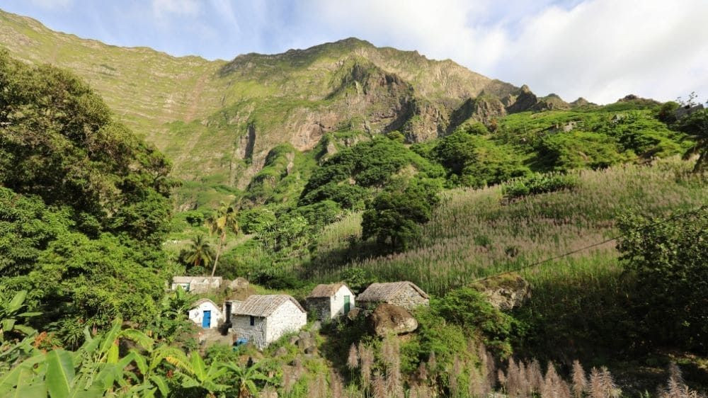 Hameau et cultures dans la vallée de Paul - Santo Antão - Cap-Vert