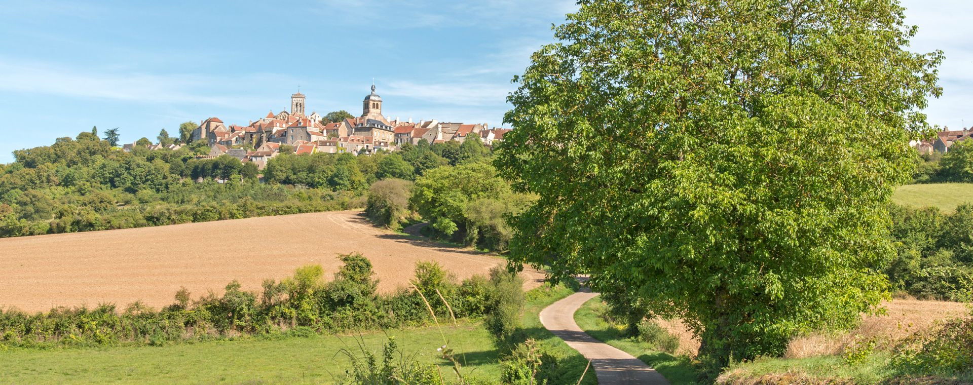 Vézelay perché et sa basilique - Parc naturel régional du Morvan - France