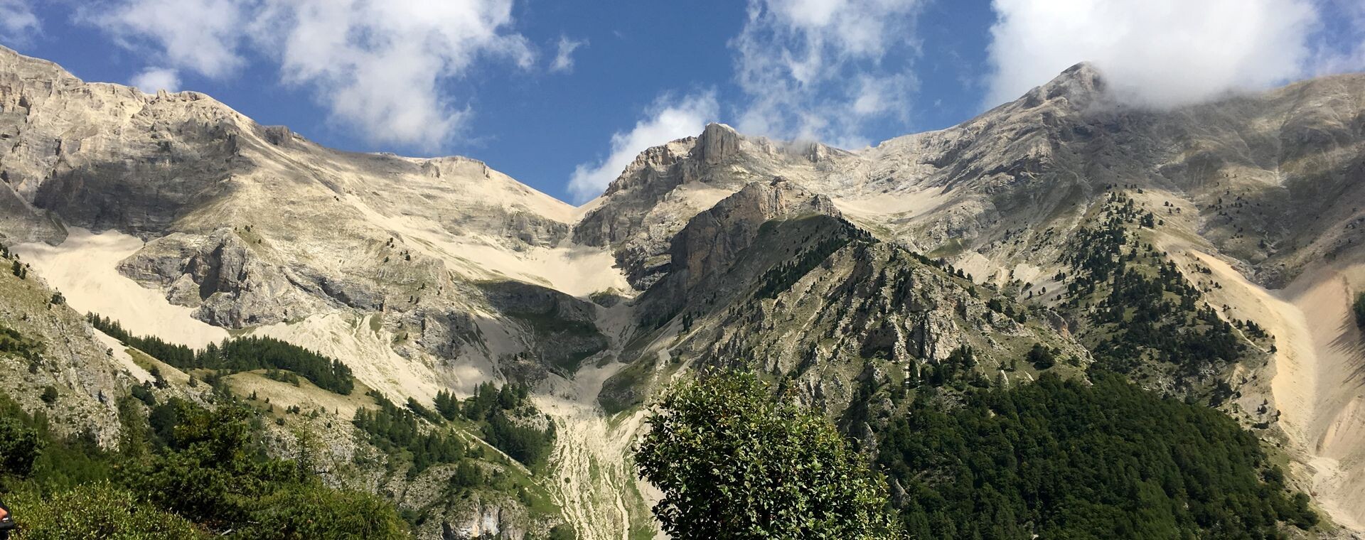 Vue sur le pic de Bure depuis Sauvas - Dévoluy - France