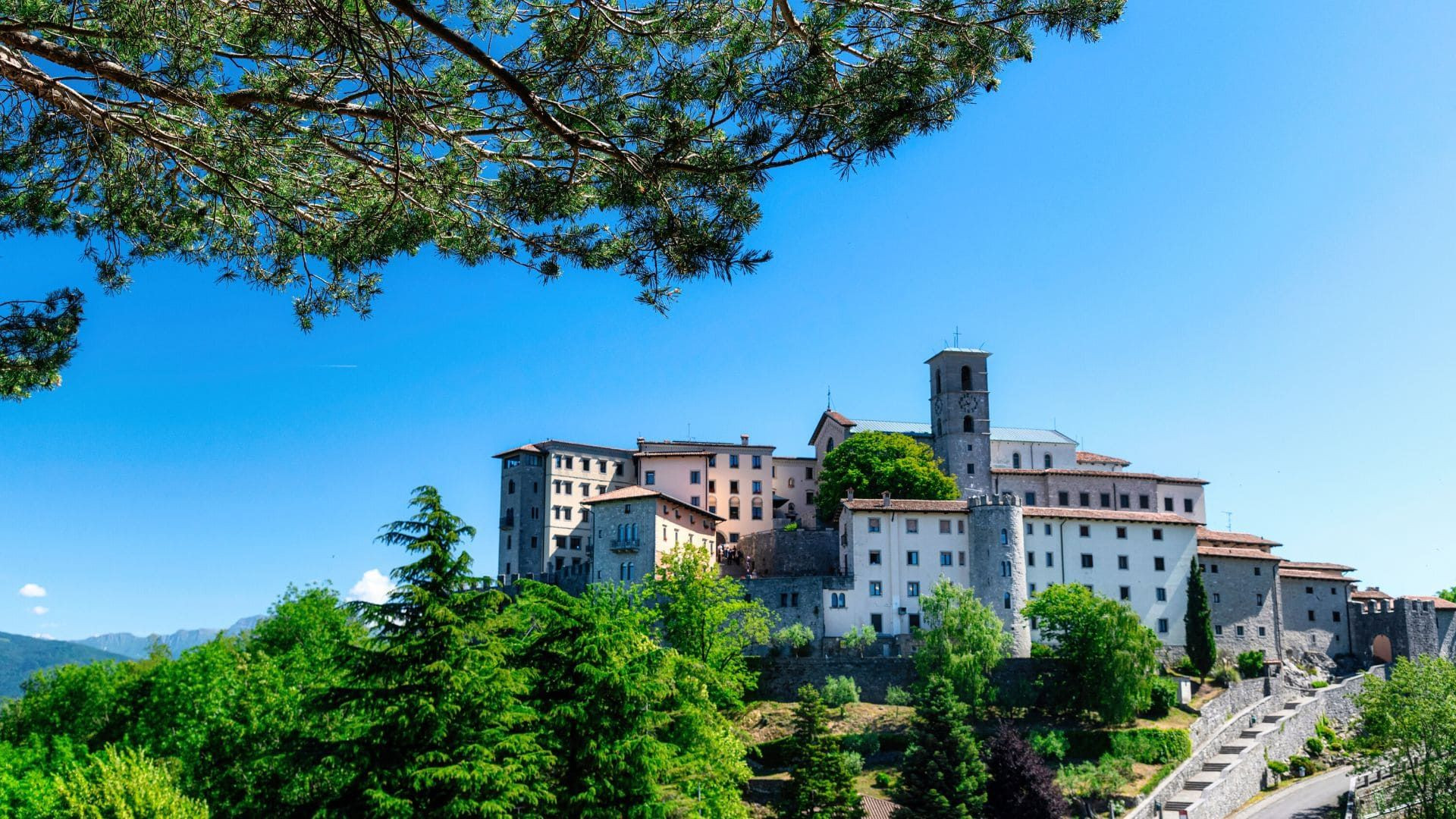 Sanctuaire de Castelmonte sur sa colline - Frioul - Italie