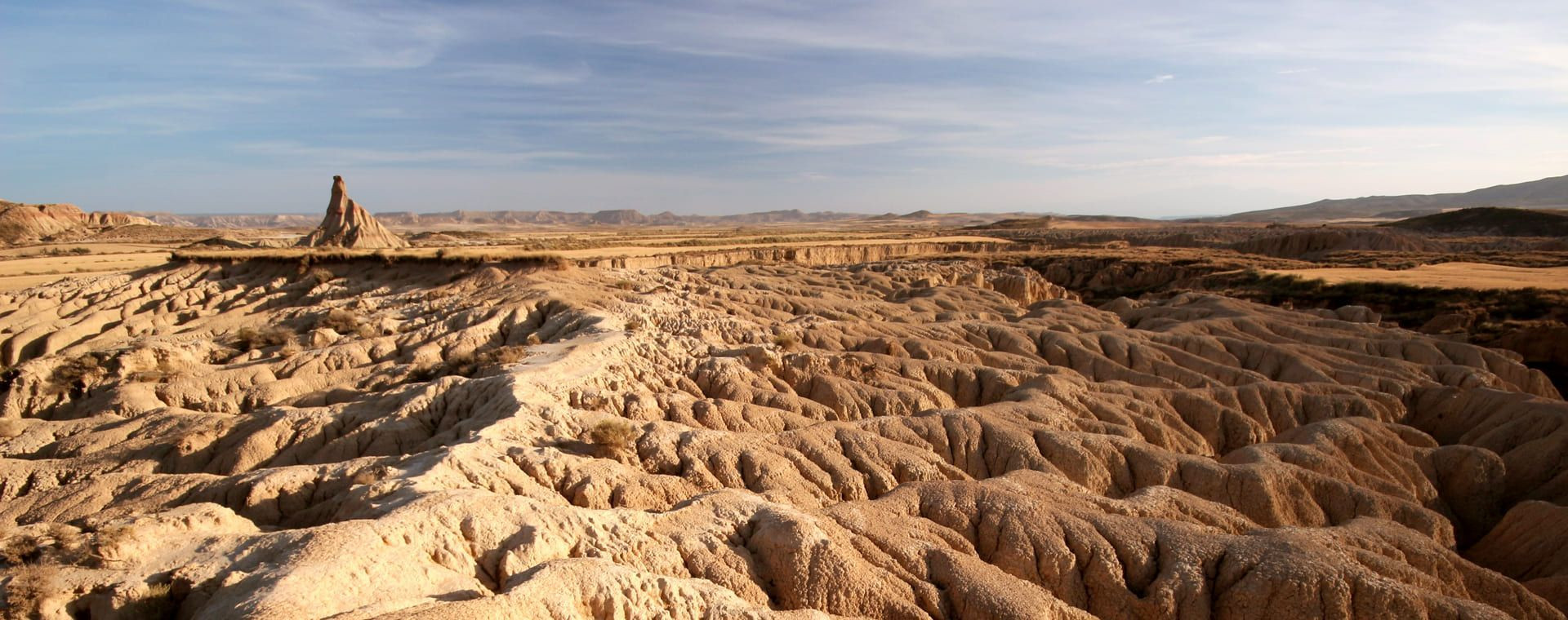Désert et reliefs ravinés des Bardenas Reales - Navarre - Espagne