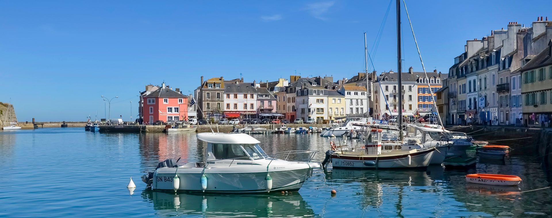 Port de Le Palais et bateaux - Belle-Île-en-Mer - France