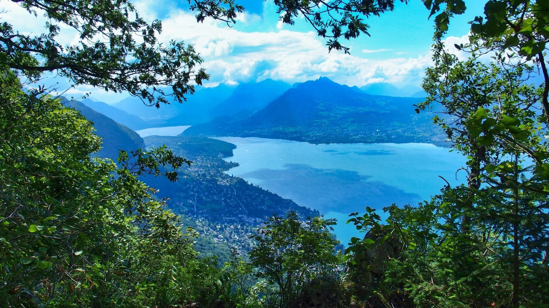 © Jean-Claude Praire Vue sur le lac d'Annecy depuis les Aravis - Alpes - France