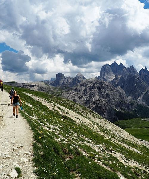 Vue Sur Les Aiguilles De Cadini Di Misurina - Dolomites