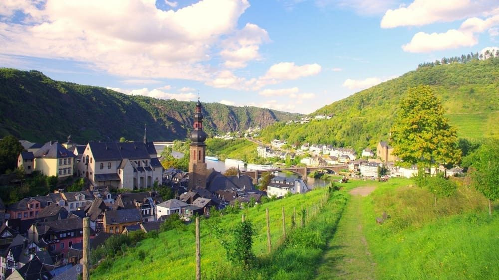 Vue sur la ville de Cochem et la vallée de la Moselle - Allemagne