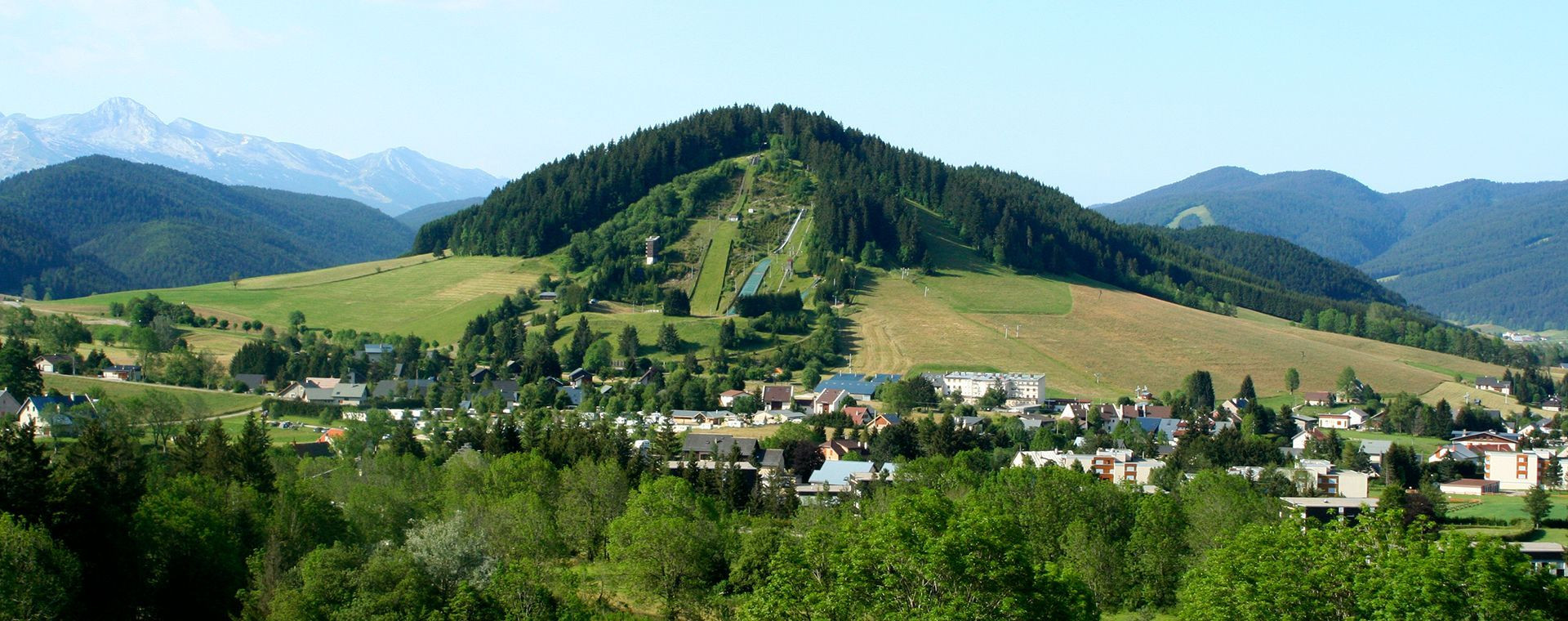 Village d'Autrans et son tremplin - Massif du Vercors - France