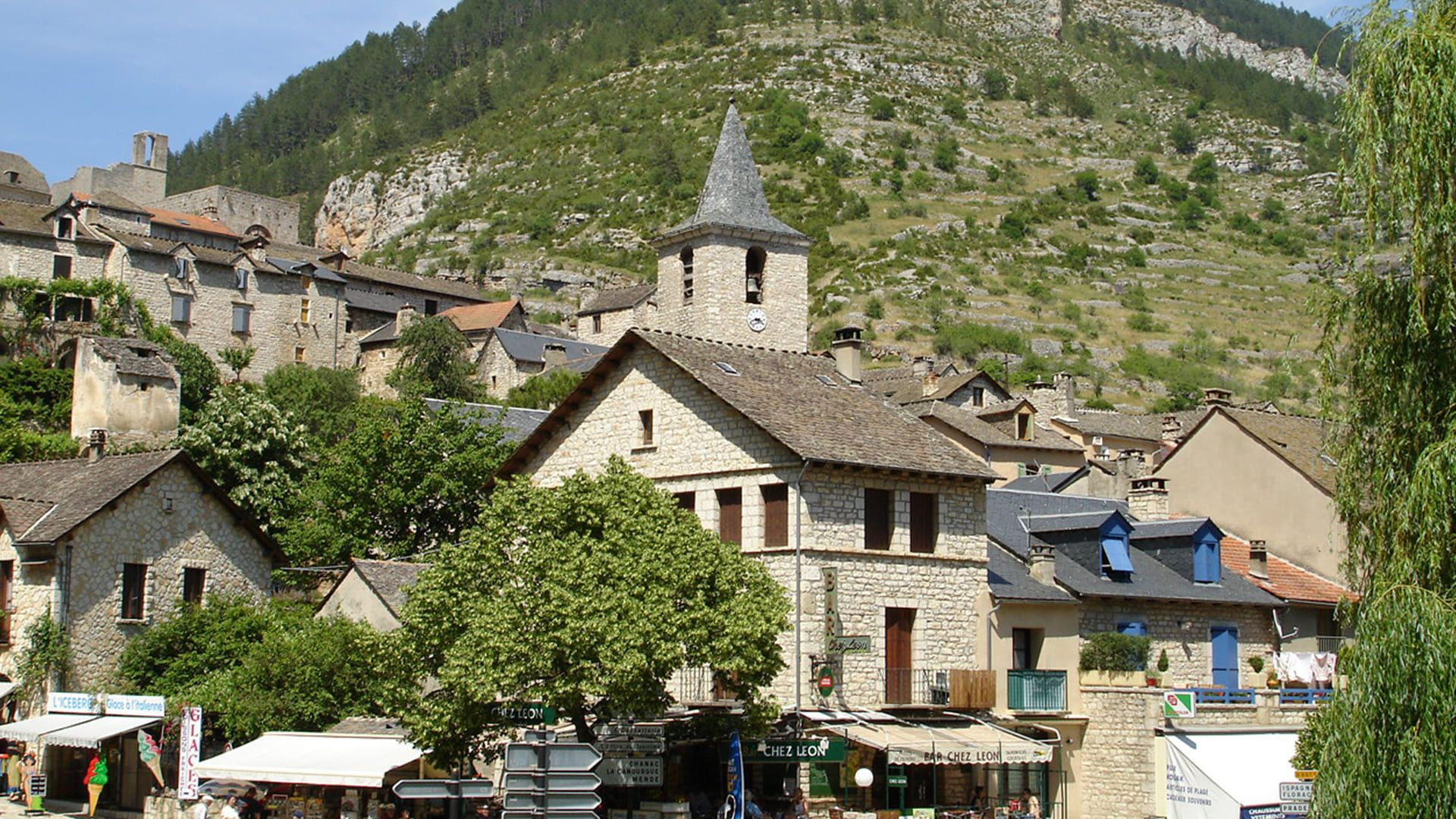 Village de Sainte-Énimie dans les gorges du Tarn - Lozère - France