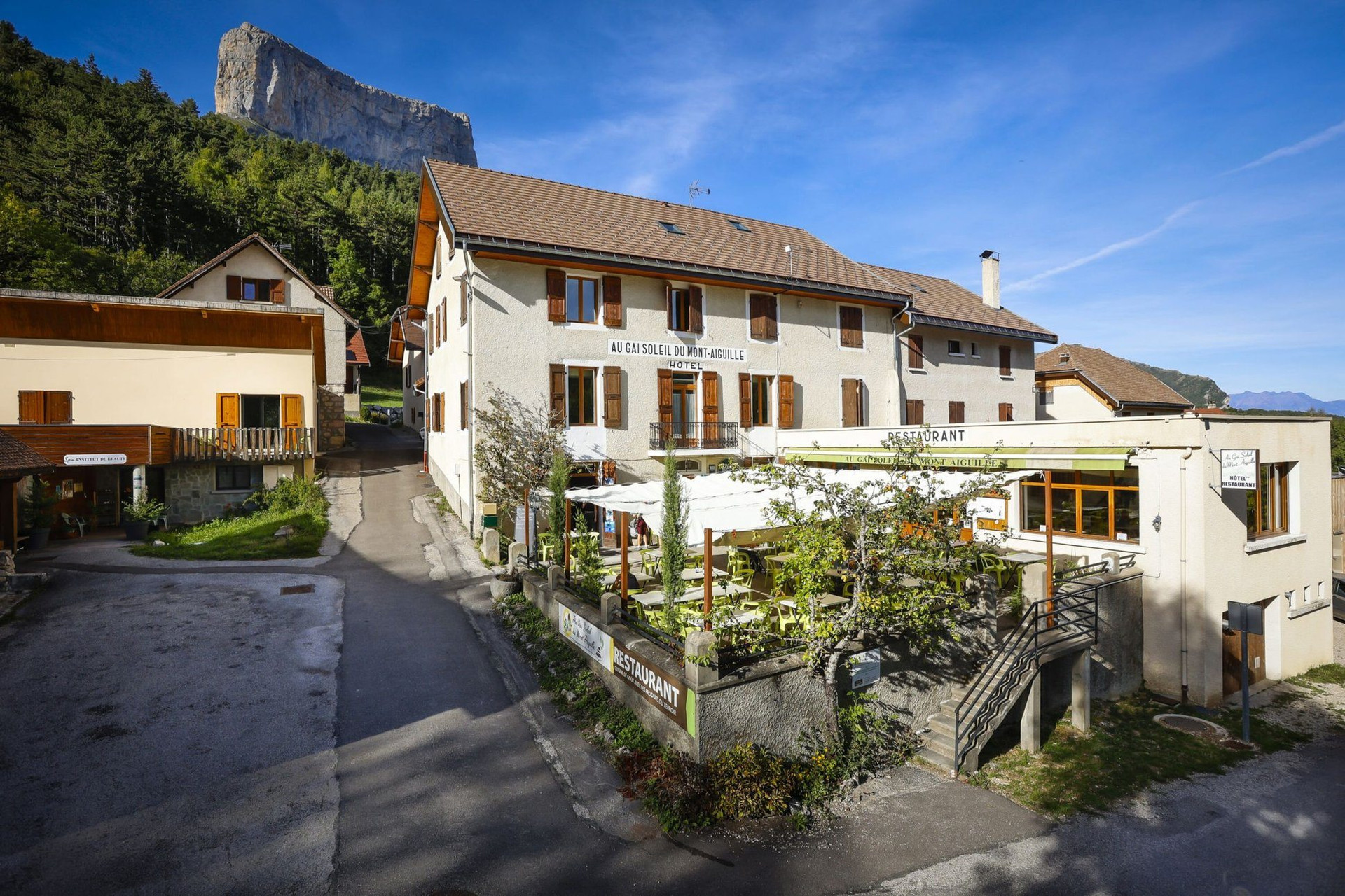 Outside Logis Hôtel Au Gai Soleil du Mont-Aiguille