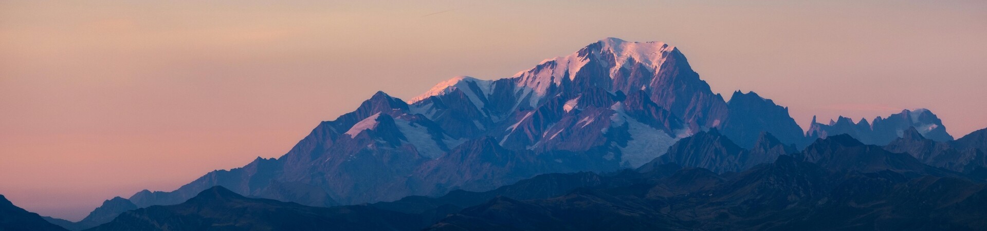 Download your free TMB Ebook: the ultimate guide to the Tour du Mont Blanc