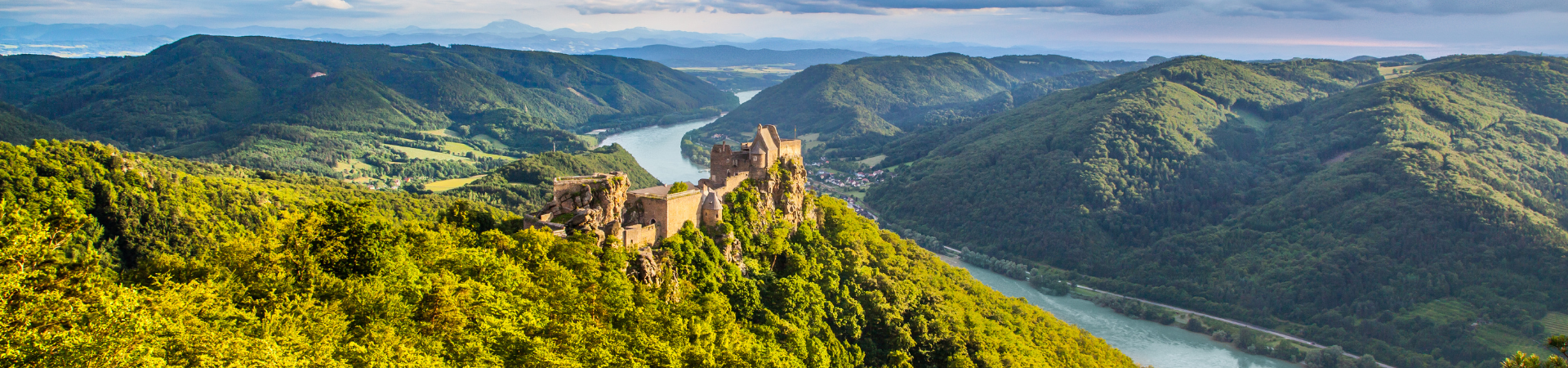 Organized bike tours along the Danube River