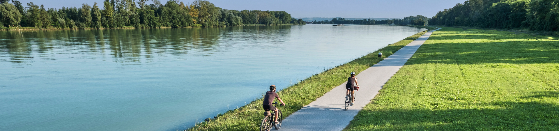 Organized tours on cycling routes in France and Europe